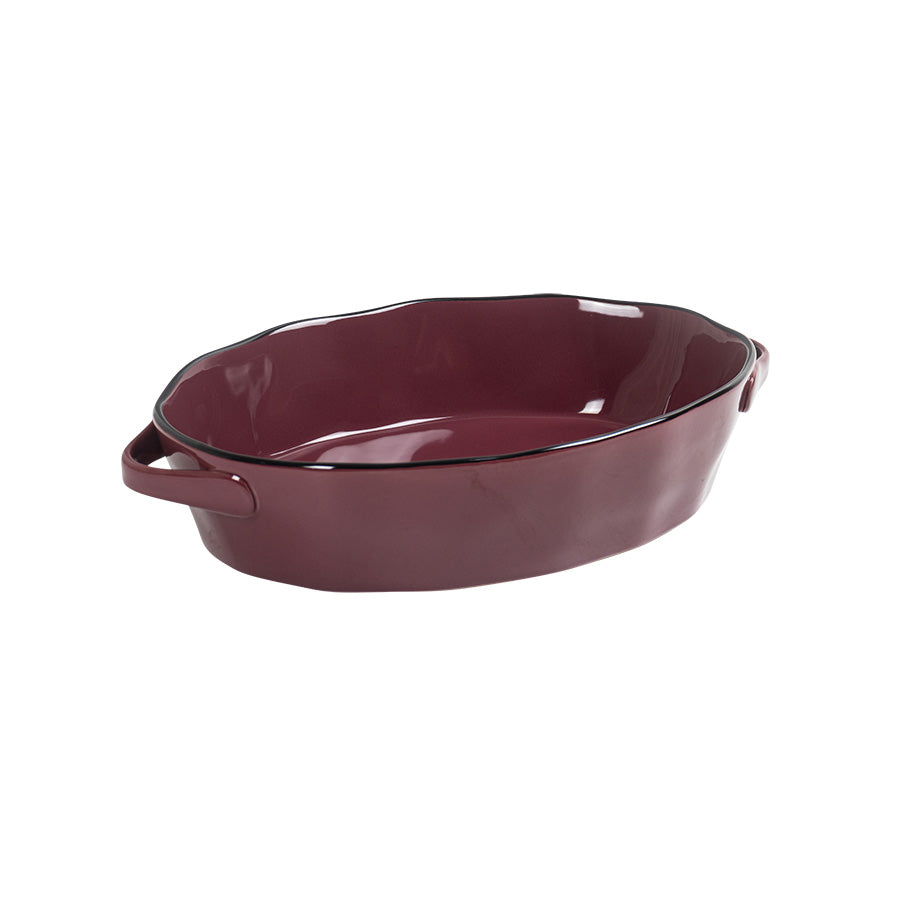 Burgunder ildfast form oval 38 cm, ideell for både matlaging og servering, med stilige kurver.