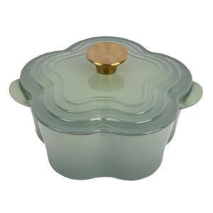 Seasons Easter Collection Støpejernsgryte Blomst 1,9L 30cm Grønn med elegant blomsterdesign og gullfarget knotthåndtak, perfekt til matlaging og servering.