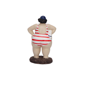 SEASONS Badedame 10 cm – Seasons Summer Collection dekorfigur av badedame i stripete rød-hvit badedrakt, sett bakfra
