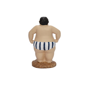 SEASONS Seasons Summer Collection Bademann 10cm – baksidevisning av badefigur med stripete badebukse, sommerlig maritim interiørdekor
