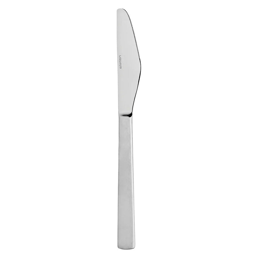 Stelton Maya 2000 spisekniv i rustfritt stål, designet med slank, moderne form og trekantet skaft for godt grep.