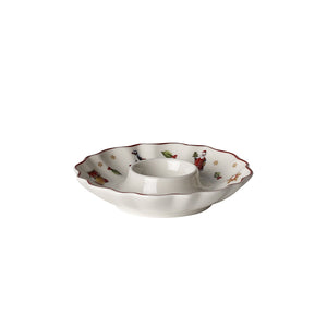 Villeroy & Boch Toy's Delight eggeglass i hvitt porselen med bølget kant og dekorative julemotiver, sett fra siden