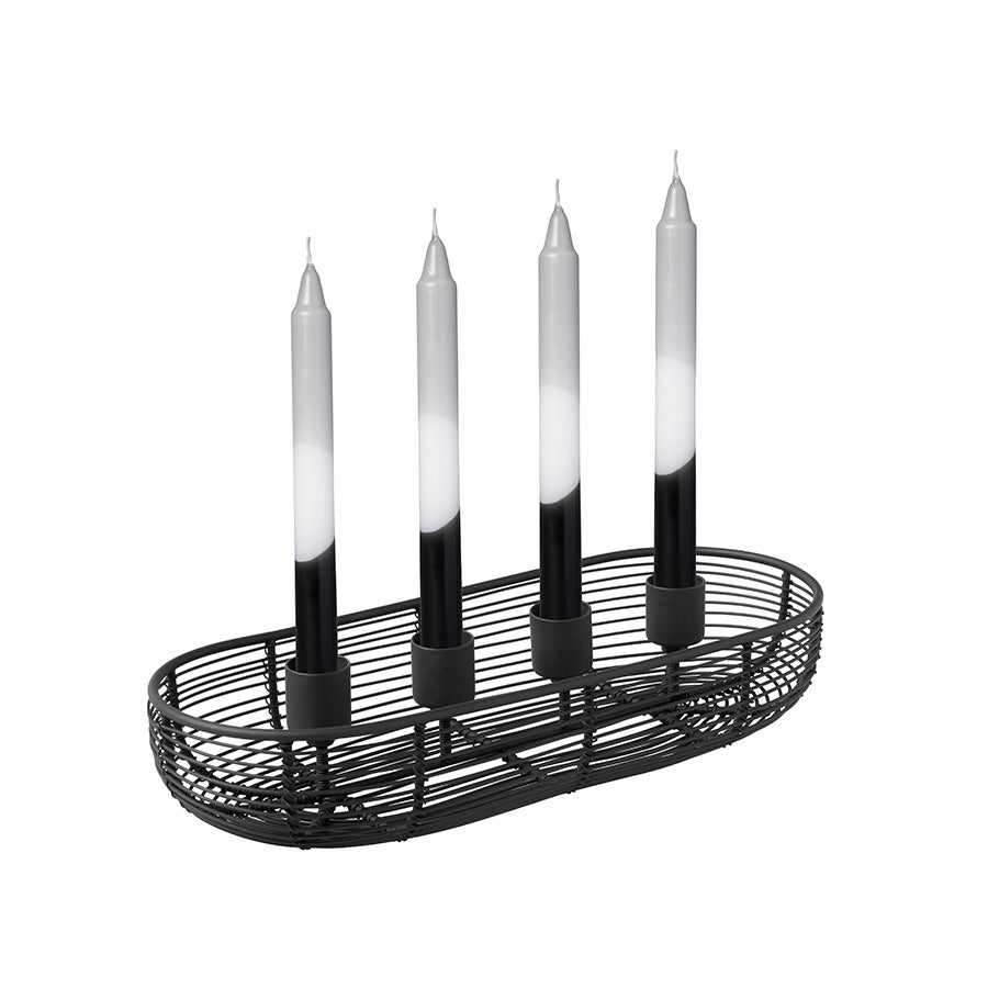 Avlang adventsstake i sort metall med plass til fire kronelys