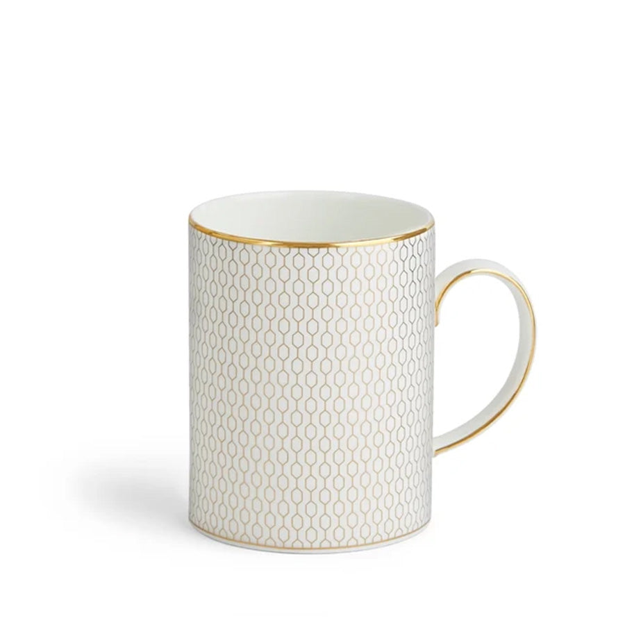 Wedgwood Gio Gold Krus 340ml med elegant gull-design og geometrisk mønster, perfekt til kaffe og te.