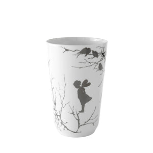 Wik & Walsøe Alv vase i feltspatporselen med naturinspirert design, 20 cm høy, med nydelige grener og en alvfigur.
