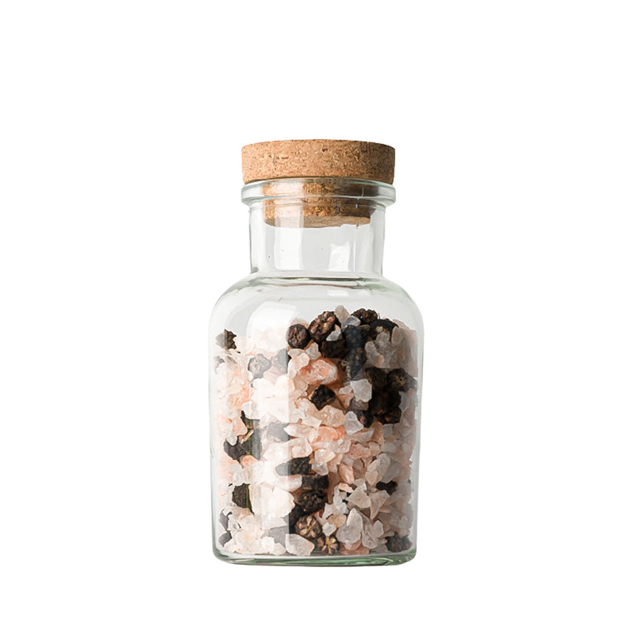 Adelante Rivsalt Salt & Pepper Blend - glasskrukke med Himalayasalt og langpepper, perfekt for smaksetting av mat.