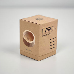 Lukket gaveeske med RIVSALT eikeskål, elegant design for oppbevaring av matvarer.