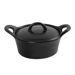 Klassisk ildfast form i sort steingods med lokk, perfekt for ovn og mikrobølgeovn.