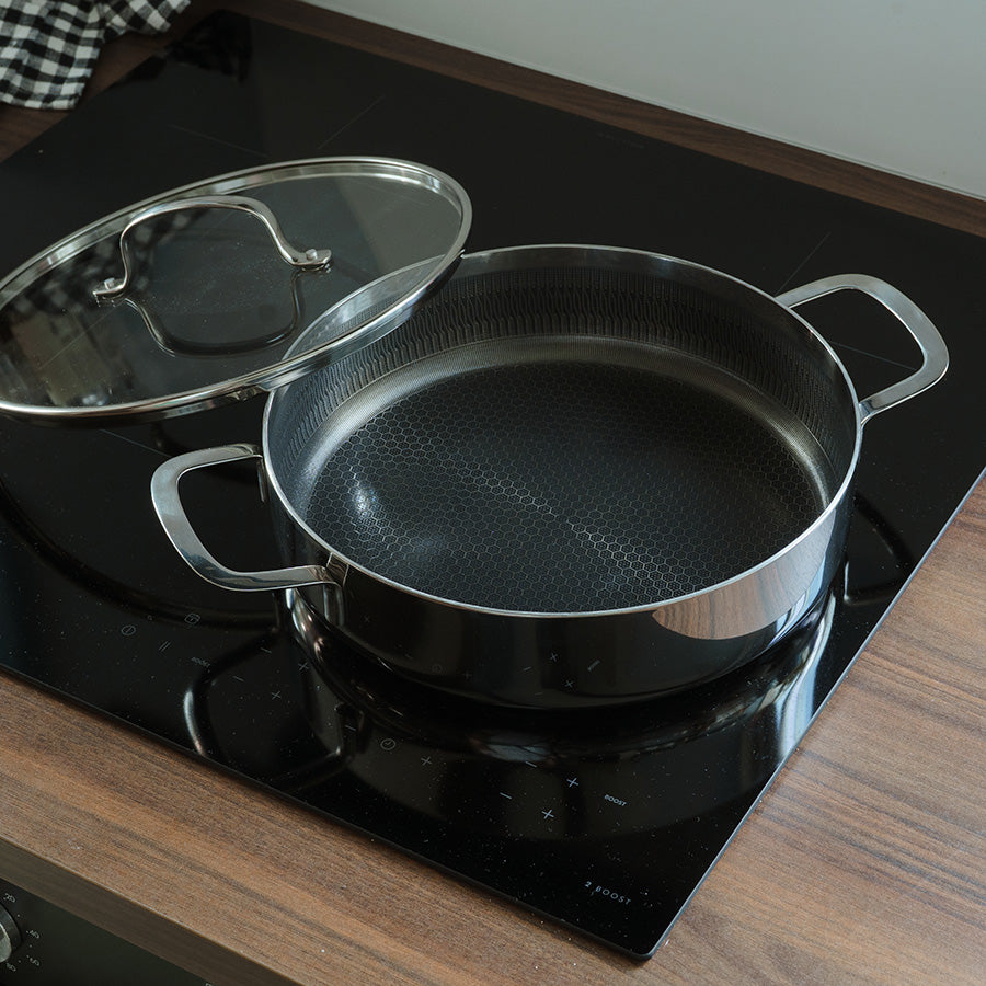 Ask sautepanne 26 cm uten lokk på induksjonstopp, med keramisk non-stick-belegg