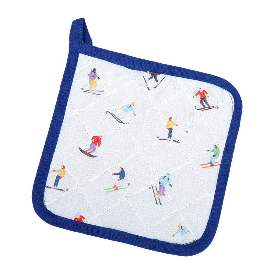 Fargerik gryteklut med skiprint i 20x20 cm, laget av 100 % bomull. Den har en blå kant og en vasket look, perfekt til kjøkkenet.