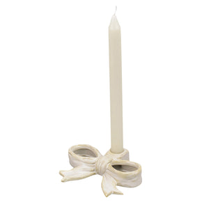 Cremefarget sløyfe-lysestake i steingods, 12 cm, med hvitt stearinlys