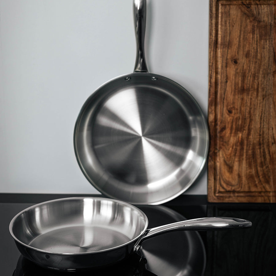 ClassicPro Premium Stekepanne Stål 28cm 5PLY - sett av stekepanner med rustfritt stål finish, passer til induksjonskomfyrer.