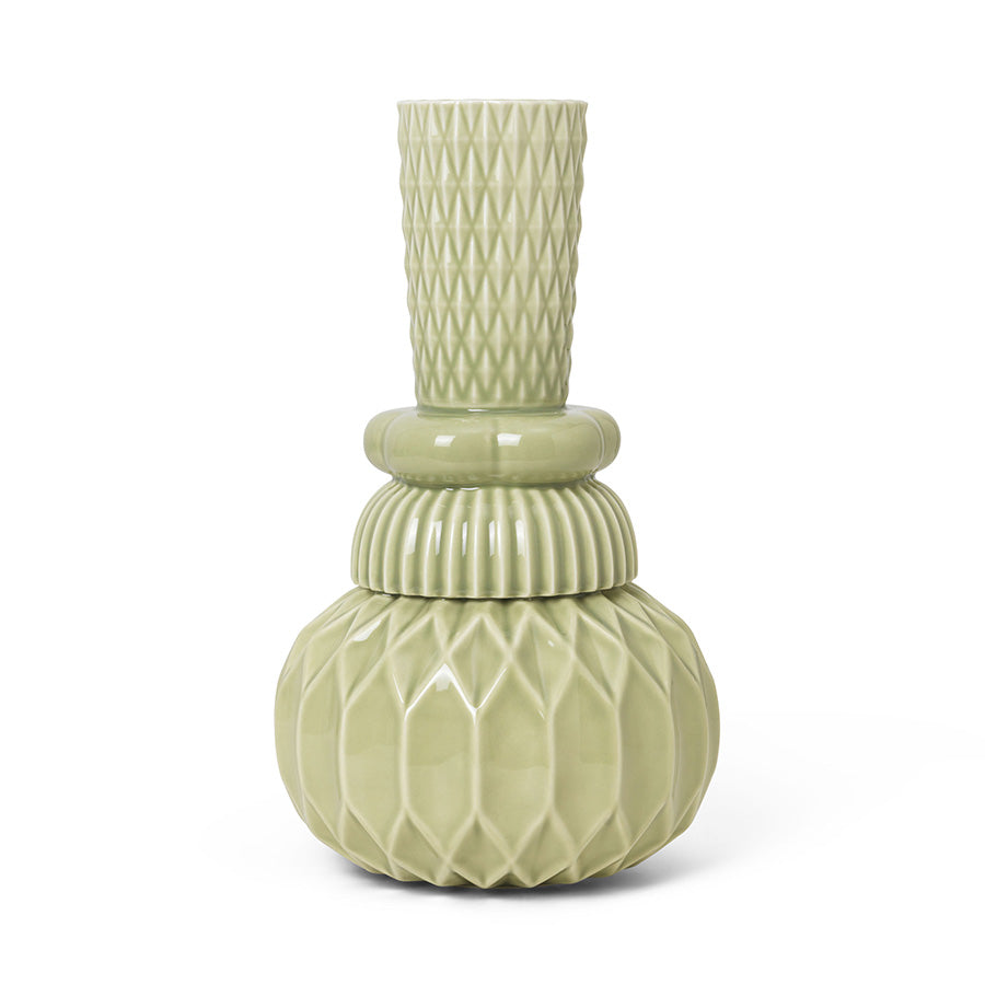 Dottir Nordic Design Samsurium Honkadonka vase i wasabi grønn, håndlaget med skulpturell form og unik tekstur, designet av Thora Finnsdottir, perfekt som blomsterkrukke.
