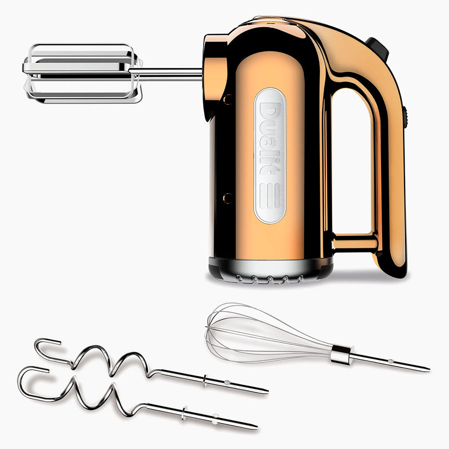 Dualit håndmikser i kobber med visper og eltekroker, flotte verktøy for en allsidig baking.