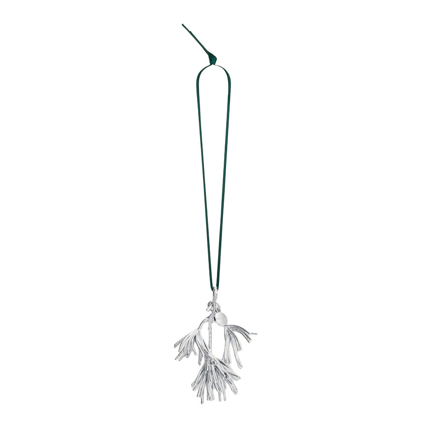 Forkrommet Flora Danica grangrein i aluminium som hengende julepynt, 6 x 5 cm
