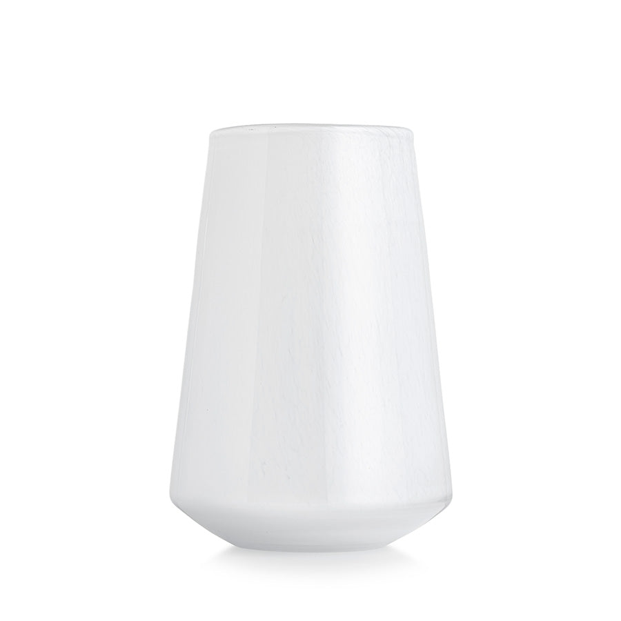 Hadeland Glassverk Dugg vase i hvit farge, 20 cm høy, med tidløs design og elegant form, ideell for blomsteroppsatser.