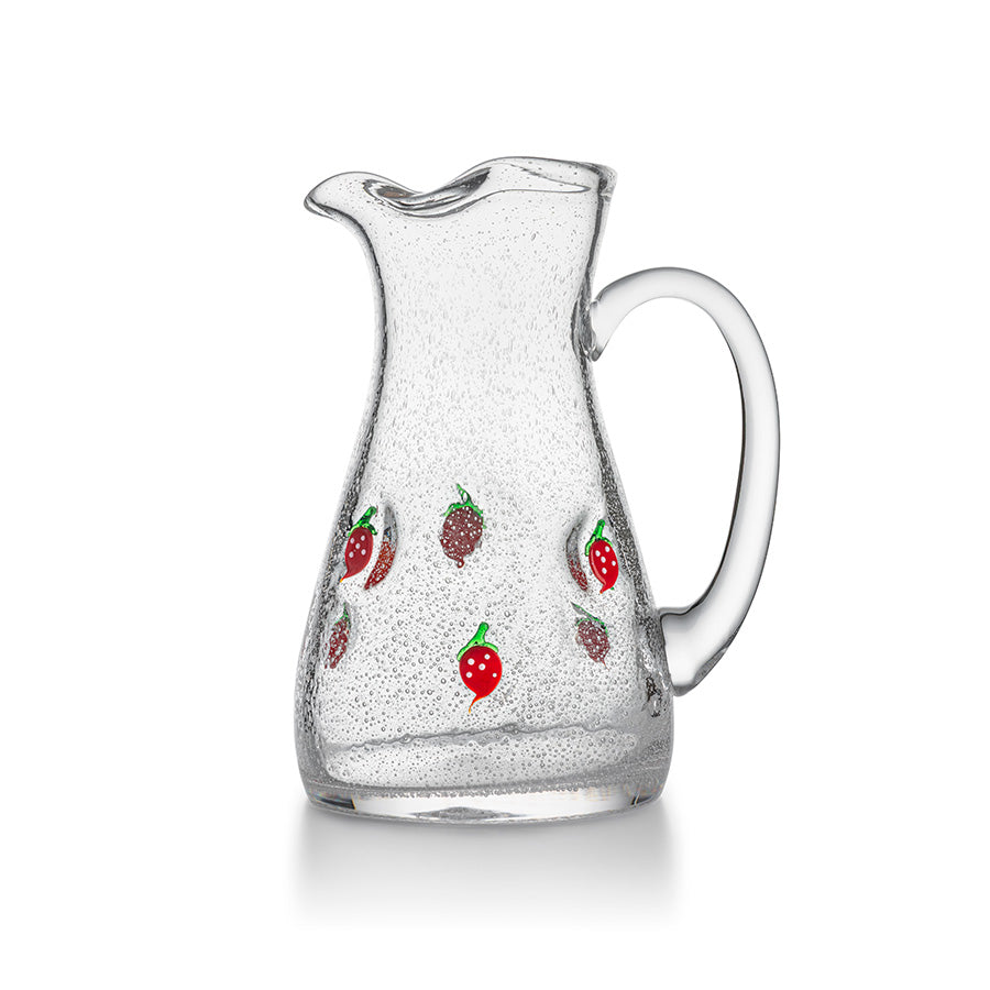 Hadeland Glassverk mugge med sommerlig jordbærdekor, perfekt for servering av sommerdrinker.