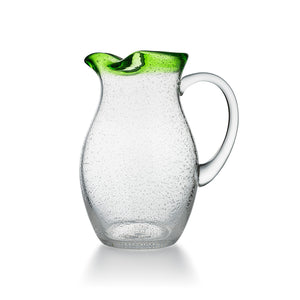 Hadeland Glassverk Sommereng mugge med grønn kant og boblestuktur, perfekt for servering av kalde drikker.