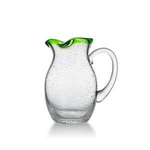 Hadeland Glassverk Sommereng mugge med delikat boblestuktur og grønn topp, perfekt for servering av drikke.