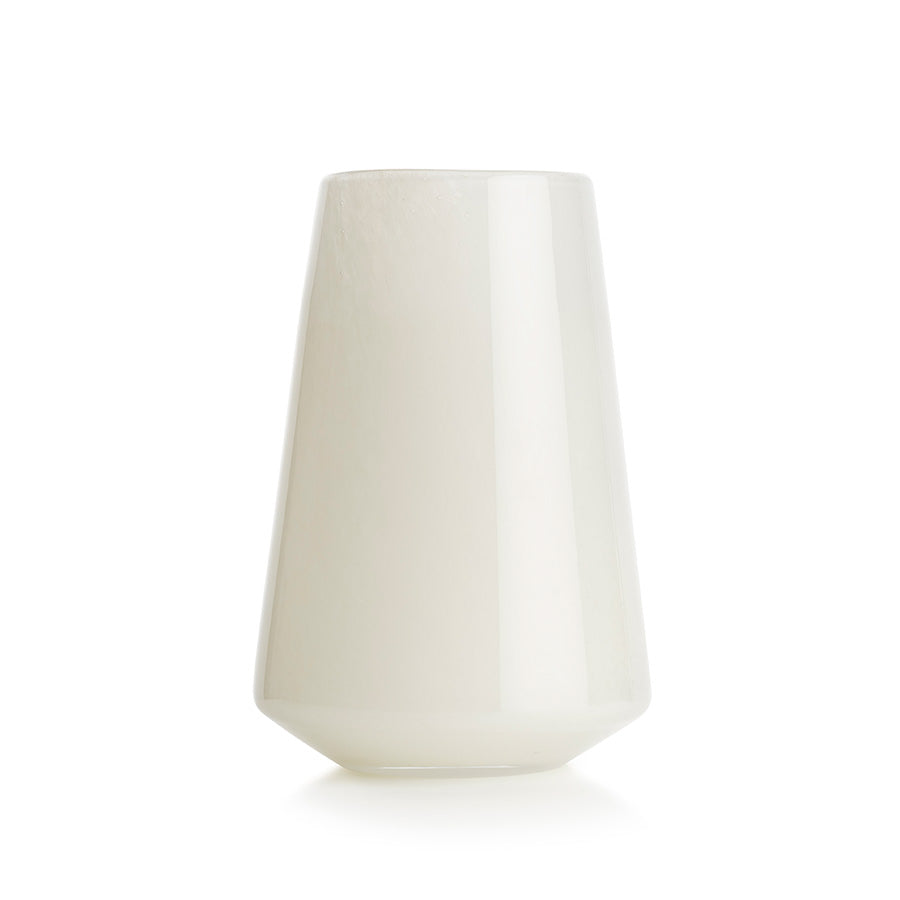 Hadeland Glassverk Dugg vase i off-white munnblåst glass, 20 cm høy