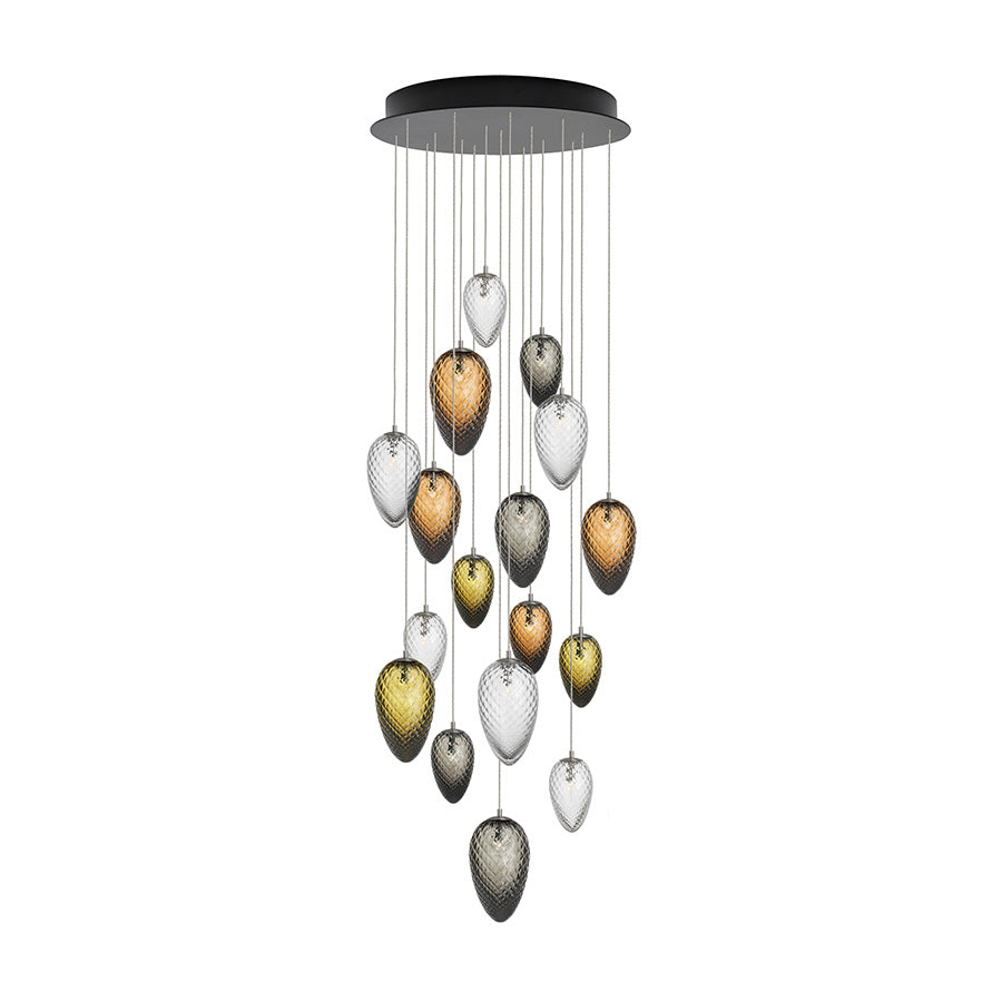 Storslått taklampe med sytten håndblåste krystallkongler i fargene kakao, klart glass, røkgrå og oliven, perfekt for å skape et unikt lysdesign.