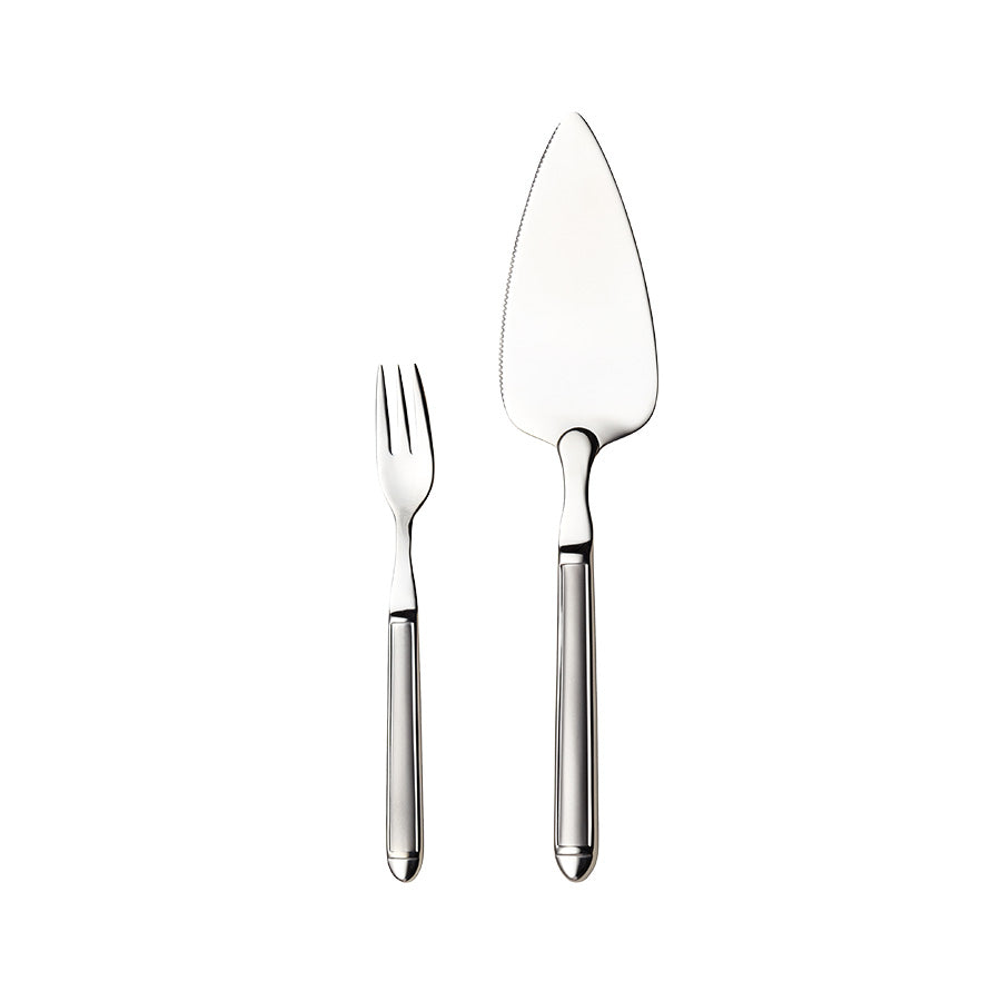 Kakesett bestående av en kakespade og en kakegafler, designet i 18/10 rustfritt stål, perfekt for servering av kaker.