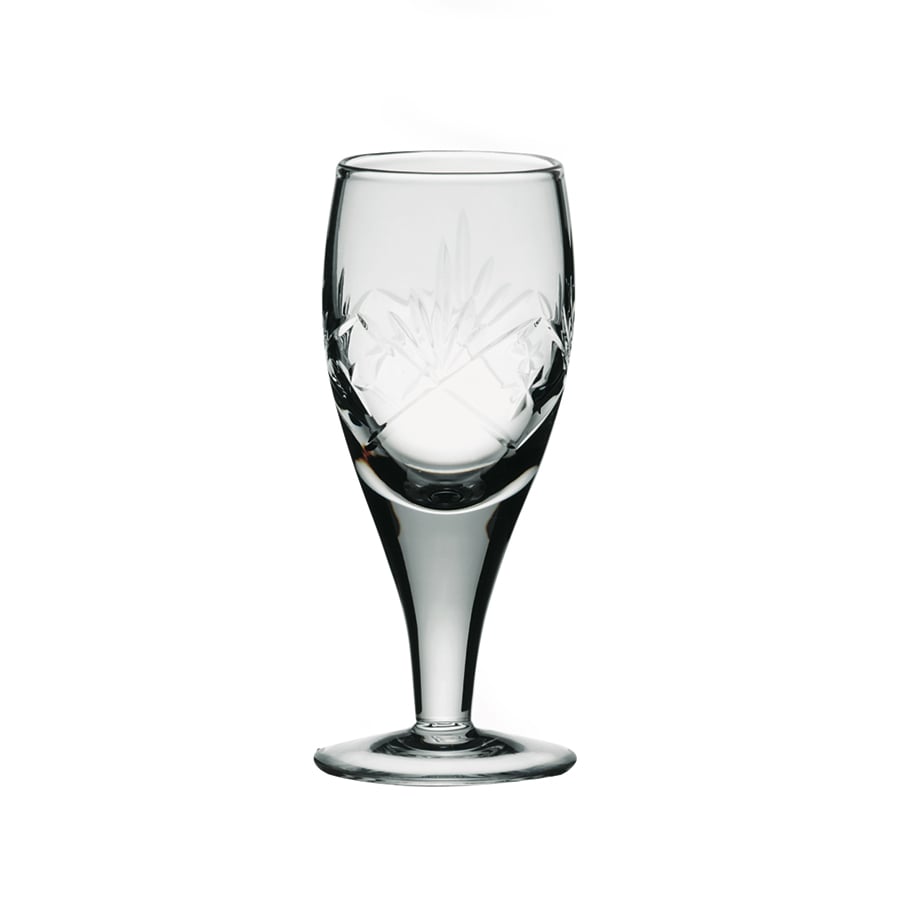 Hadeland Glassverk Finn Hetvinsglass 7 cl, elegant håndslipt krystallglass perfekt for servering av portvin, sherry, dessertvin og likør. Dette unike hetvinsglasset er munnblåst og håndslipt, noe som gir en høy kvalitet og stilren design.