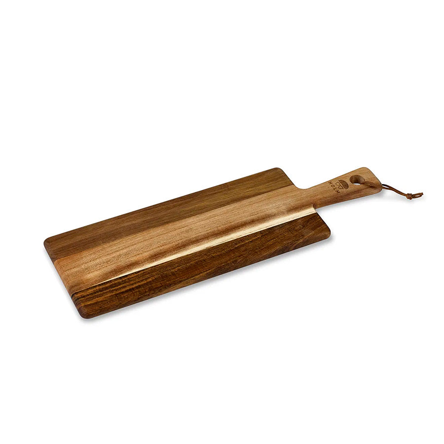 Elegant serveringsbrett laget av akasietre, perfekt for anretting av delikatesser.