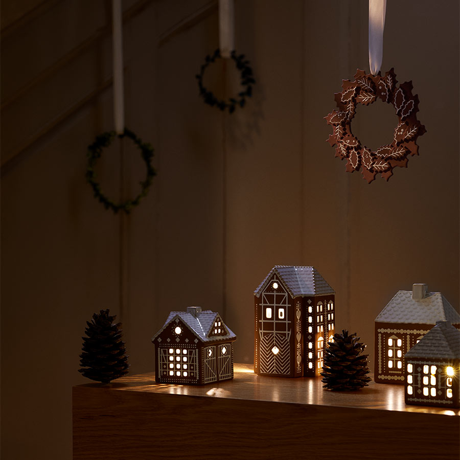 Gingerbread Pepperkakehus Stall 11.5cm