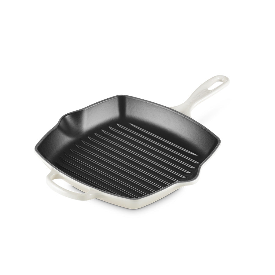 Le Creuset grillpanne i støpejern med emaljert overflate, 26 cm, perfekt for sunn grilling med autentiske grillstriper.