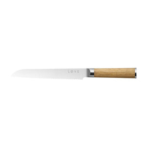 Løve Steig Brødkniv 19 cm med eikehåndtak og tagget blad i rustfritt stål, designet for effektiv brødskjæring.