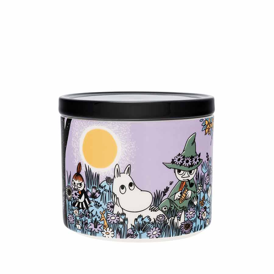 Mummi krukke med Snusmumrikken, Mummitrollet og Lille My i en blomstrende hage, perfekt for å oppbevare småkaker og snacks.