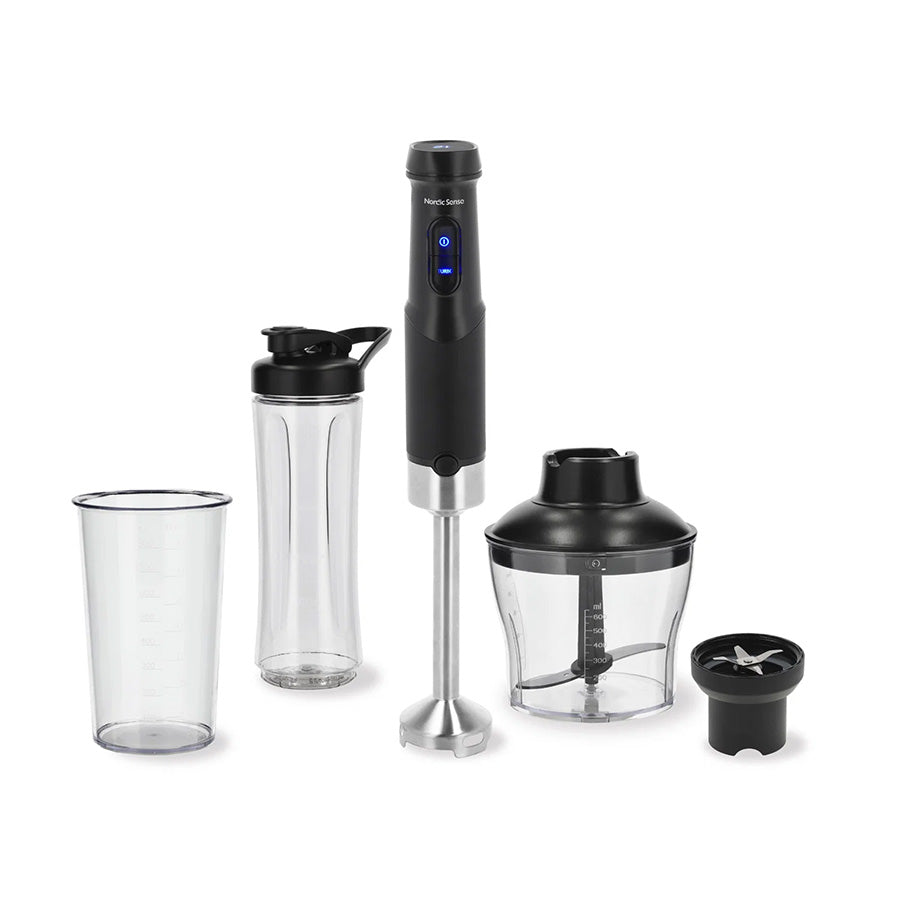 Nordic Sense stavmikser sett med mikser, minihakker, miksebeger og smoothieflaske i svart design, perfekt for hverdagskjøkken.