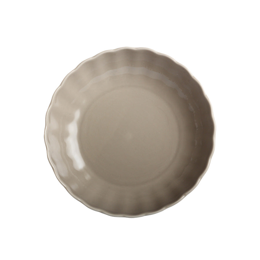 Oversiktsbilde av Nova Lilly dyp tallerken 20cm i grått, perfekt til supper og salater med elegant bølgemønster.