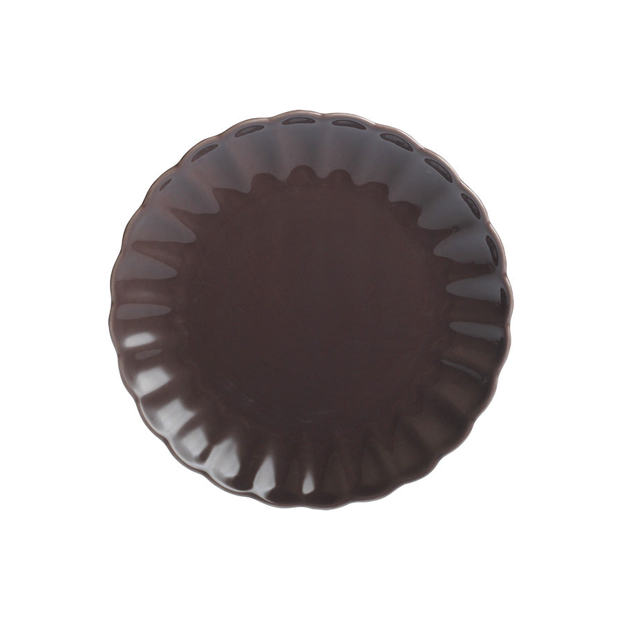 Eksklusiv 21 cm plomme tallerken med dekorativ bølgekant, ideell for servering av små måltider og desserter.