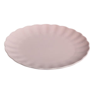 Nova Lilly tallerken i dus rosa med bølgete kant, 26 cm, perfekt til middag eller elegante anledninger.