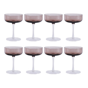 Sett med 8 stilige champagneskåler i sotet brunfarge fra Nova Nordic, perfekt for festlige anledninger.