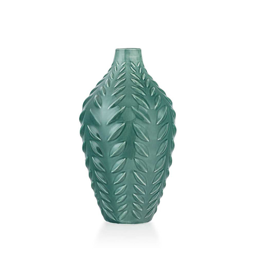 Grønn vase med bladrelieff design, 29 cm høy, skulpturelt utseende som gir et elegant preg til interiøret.