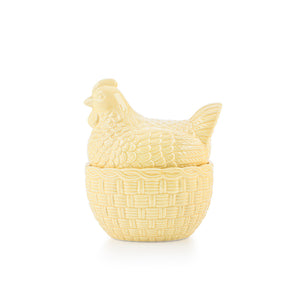 Gul porselens høne med lokk fra Porsgrunds Porselænsfabrik, designet i klassisk kurv mønster, perfekt for påskebord og kjøkkendekorasjon.