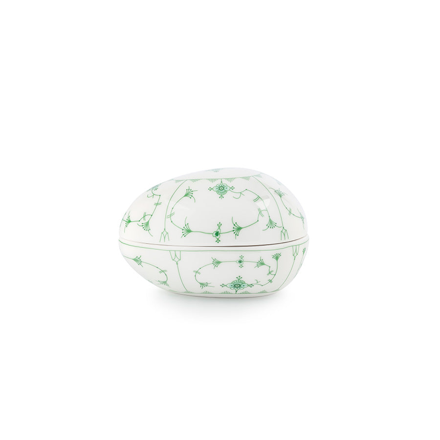 Grønt påskeegg med lokk fra Porsgrunds Porselænsfabrik, dekorert med Stråmønster, perfekt for oppbevaring av påskegodt.