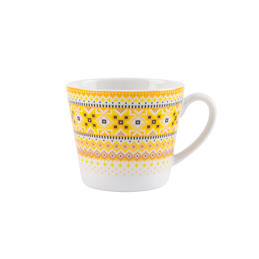 Porsgrunds Porselænsfabrik Ingrid Krus 40cl Gul i moderne design med bunad-inspirert strikkemønster, perfekt til kaffe og te.