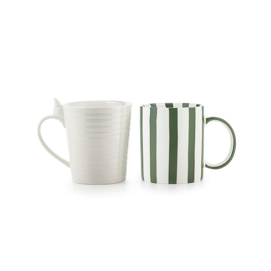 Sett med to kopper fra Porsgrunds Porselænsfabrik, inkludert en klassisk nissekopp i grønnstripe design. Perfekte til julebordet.