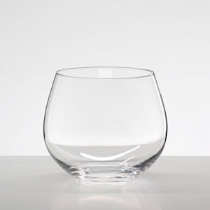 Stilrent Riedel O vinglass i klart krystalldesign, ideelt for servering av hvite viner.