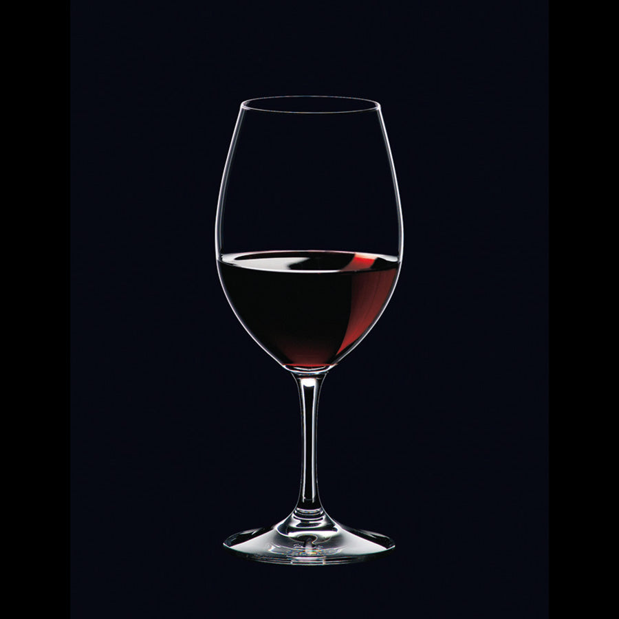 Riedel Ouverture rødvinsglass 2pk - stilrent krystallglass med rødvin, ideelt for vinsmaking og festlige anledninger.