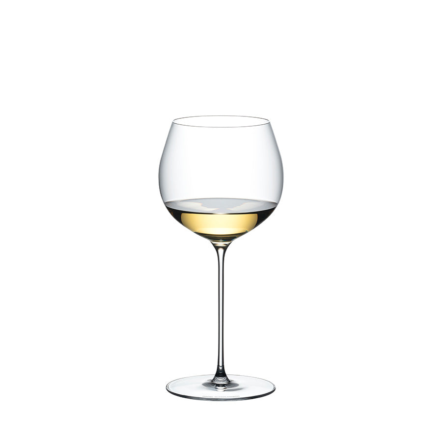 Riedel Superleggero Chardonnayglass 66cl – Vinglass med gyllen chardonnay, perfekt for å nyte fyldige, fruktige hvitviner.
