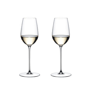 Hvitvinsglass fra Riedel Superleggero serien, elegant design med tynn krystall, perfekt for riesling og andre hvitviner.