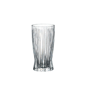 Elegant Riedel longdrinkglass med avlang form, ideelt for drinker.