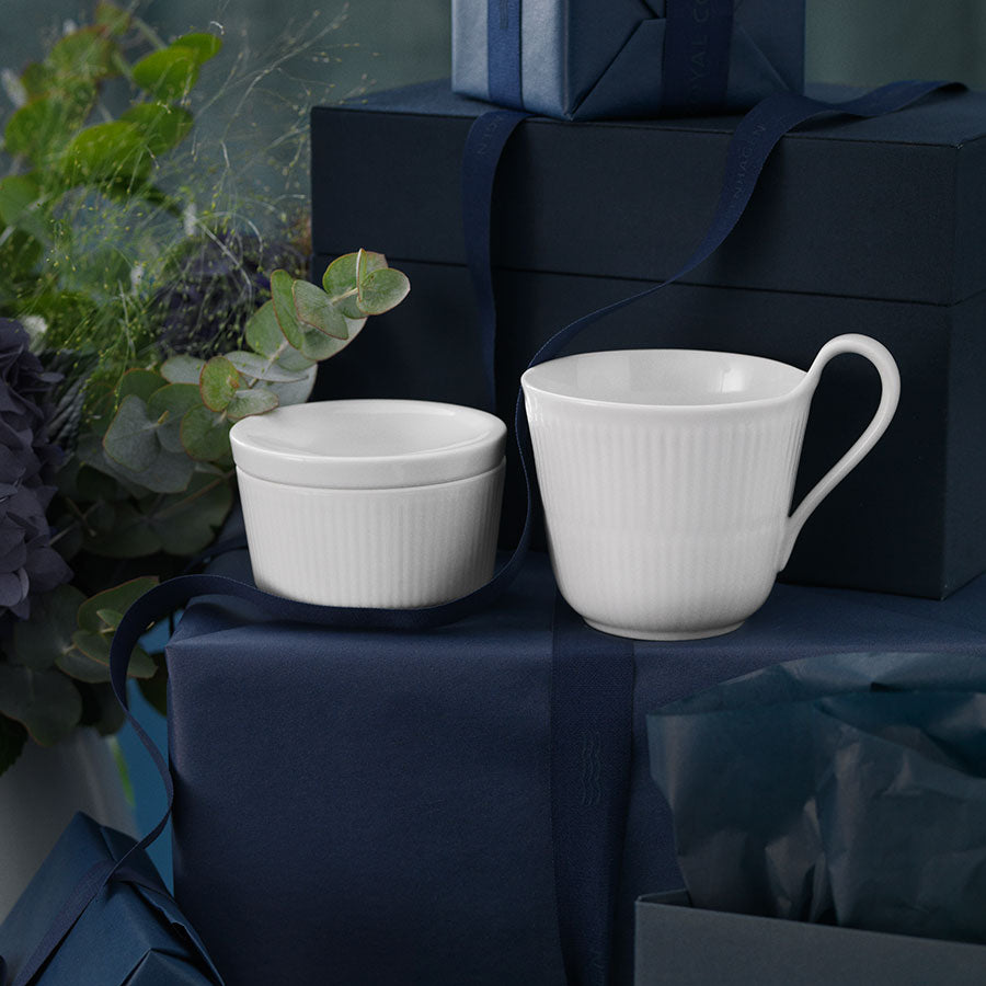 Royal Copenhagen Hvit Riflet Krus Med Høy Hank 33cl