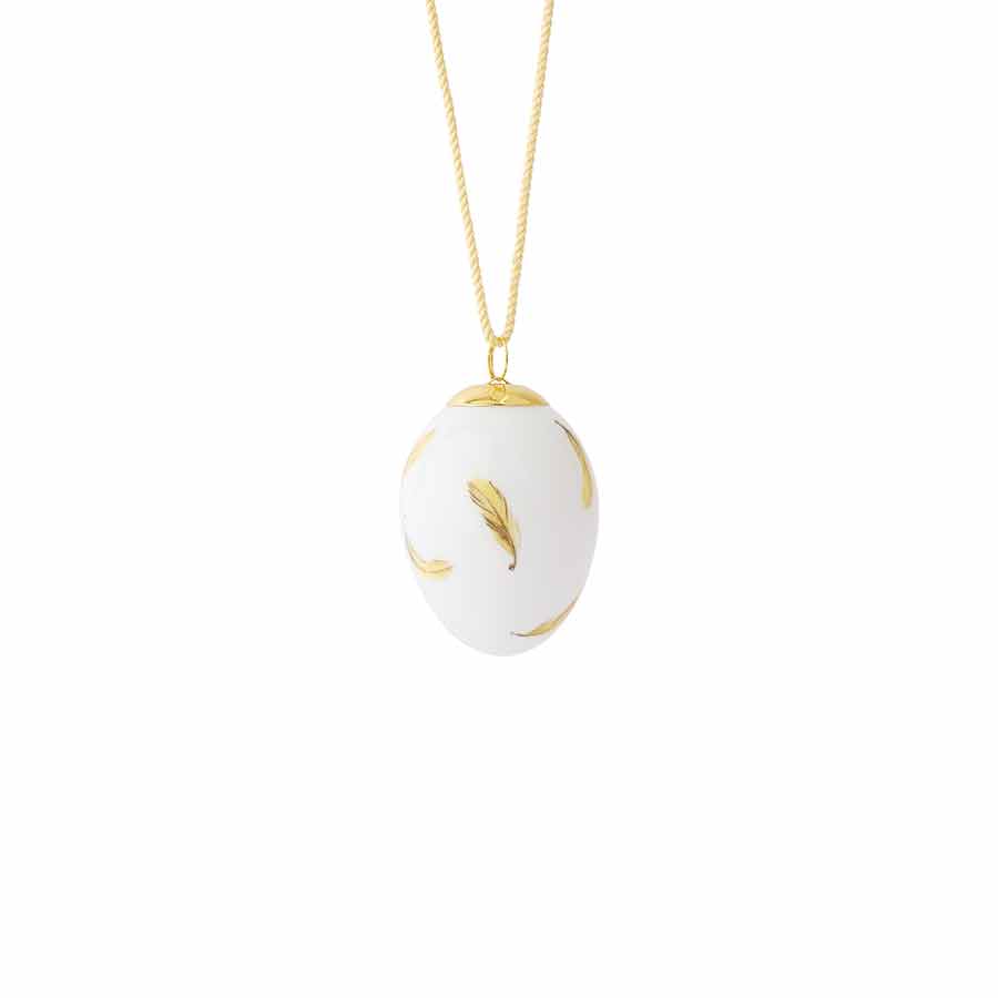 Royal Copenhagen Vårkolleksjon 2025 egg prydet med delikate gule pirolfjær, 6 cm, elegant hengende utsmykning.