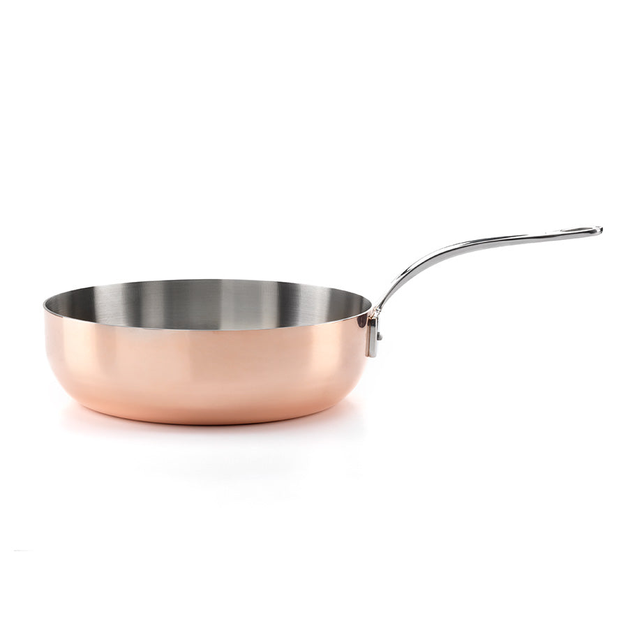 Samuel Groves sautéuse med kobberutside, perfekt for matlaging og servering av sauser.